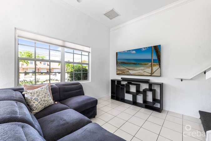MAHOGANY LANE 5, WEST BAY APARTMENT