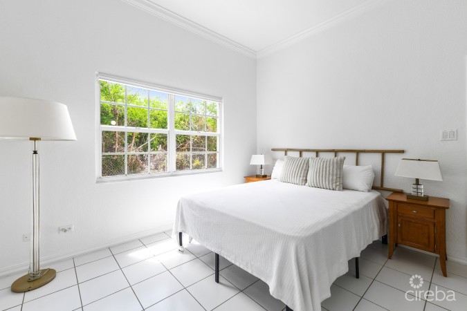 MAHOGANY LANE 5, WEST BAY APARTMENT