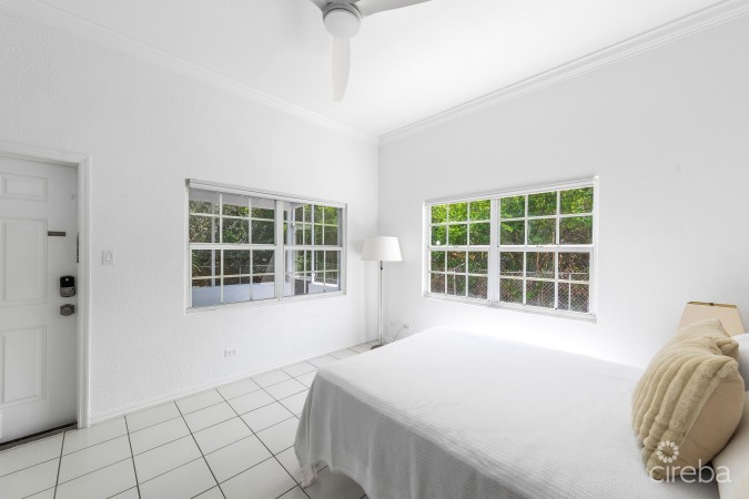 MAHOGANY LANE 5, WEST BAY APARTMENT