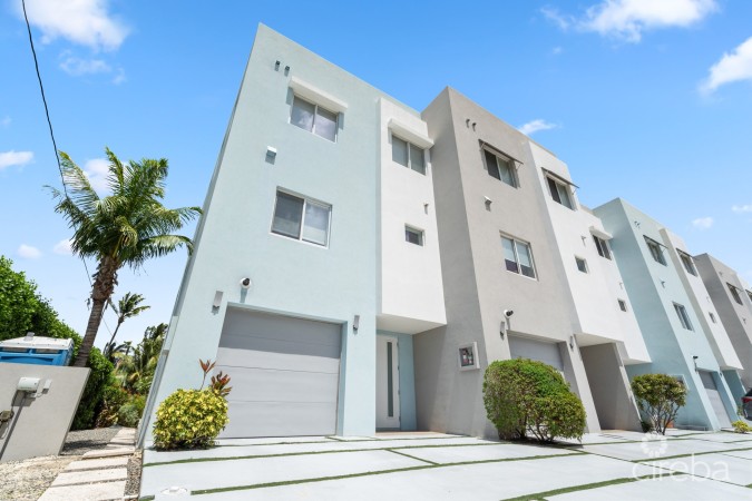 OCEAN CREST #1  - CORNER UNIT  W/ UNOBSTRUCTED VIEWS
