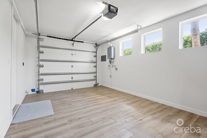 OCEAN CREST #1  - CORNER UNIT  W/ UNOBSTRUCTED VIEWS