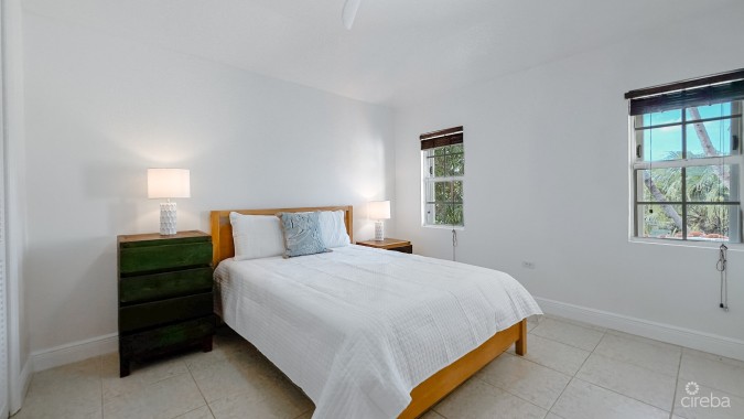 GOVERNORS HARBOUR WATERFRONT TOWNHOUSE, SMB CORRIDOR