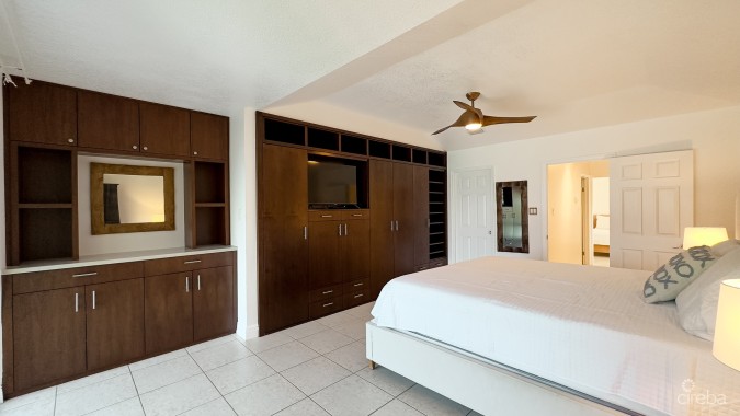 GOVERNORS HARBOUR WATERFRONT TOWNHOUSE, SMB CORRIDOR
