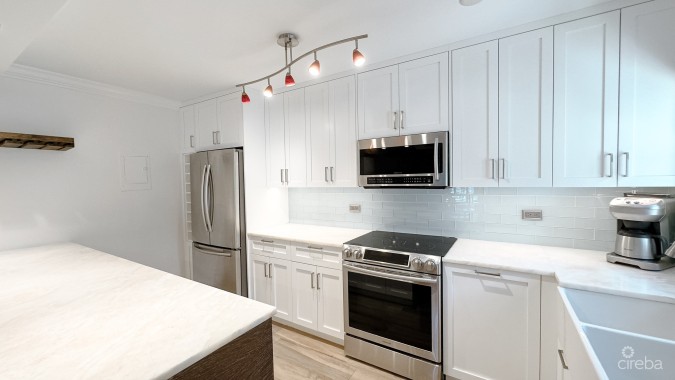 GOVERNORS HARBOUR WATERFRONT TOWNHOUSE, SMB CORRIDOR