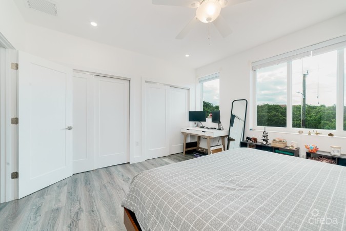 MANTRAS 2 BEDROOM TOWNHOME SOUTH SOUND