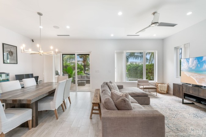 CYPRESS POINTE NORTH 303, CRYSTAL HARBOUR VILLA
