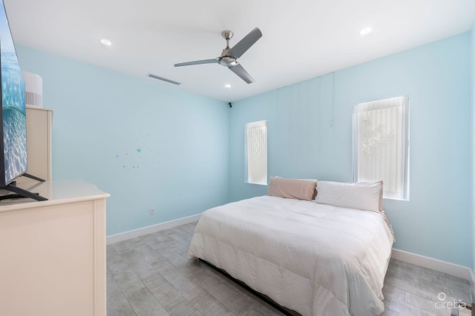 CYPRESS POINTE NORTH 303, CRYSTAL HARBOUR VILLA