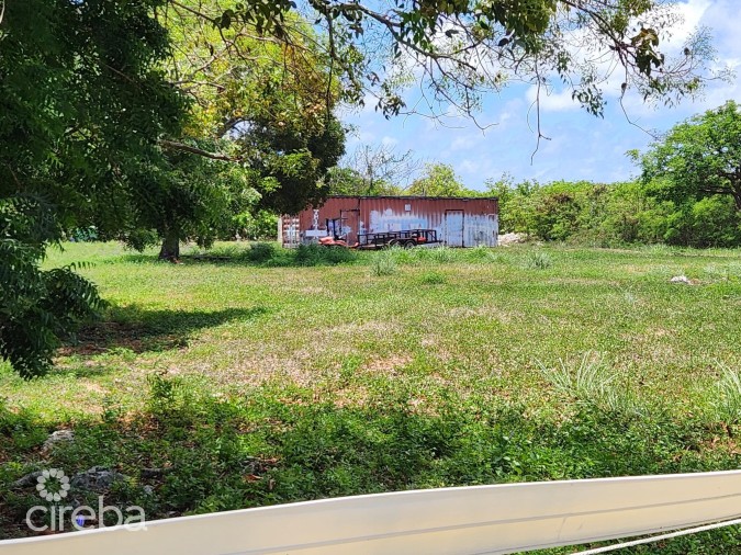 SUNNYFIELD DRIVE - 3 AWESOME ACRES!