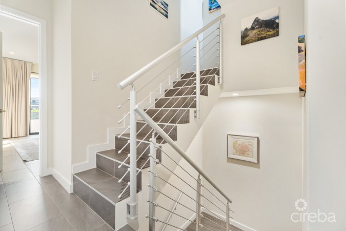 VELA 81, SOUTH SOUND TOWNHOME