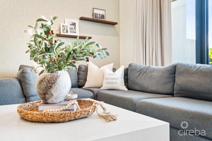 VELA 81, SOUTH SOUND TOWNHOME