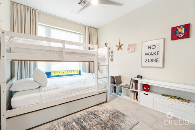 VELA 81, SOUTH SOUND TOWNHOME