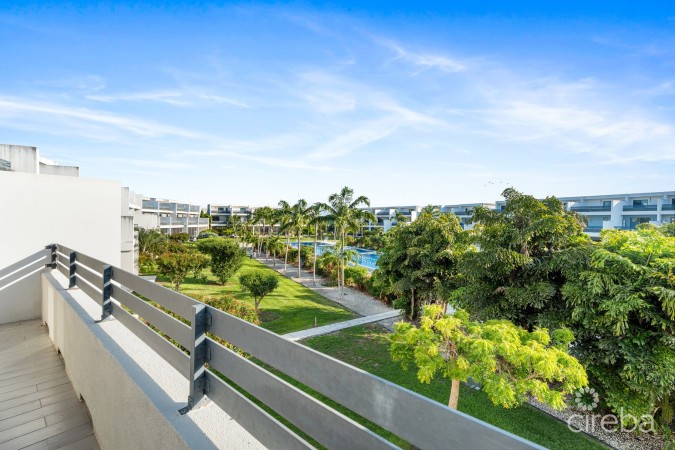 VELA 81, SOUTH SOUND TOWNHOME