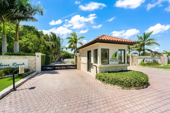 PRIME CANALFRONT LOT | HARBOUR REACH