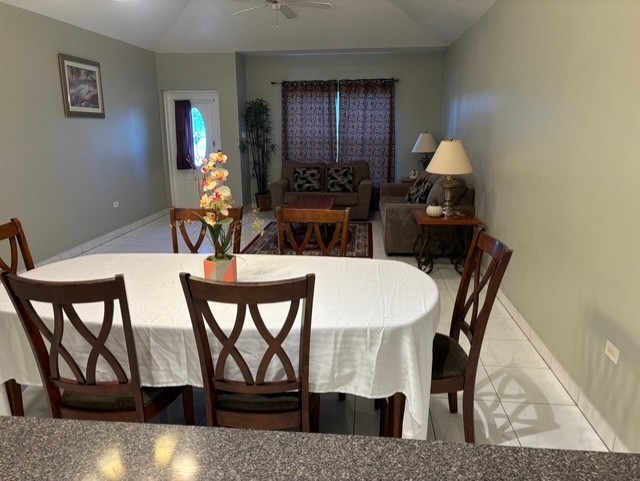 2 Bedroom Duplex on Bamboo St