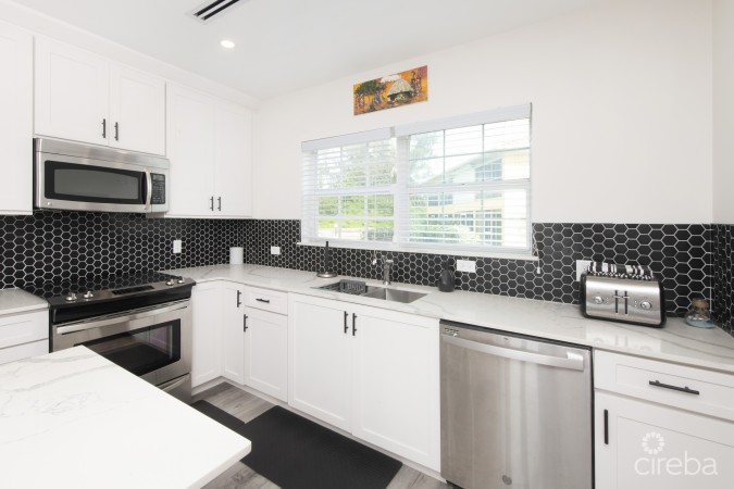 MODERN OCEAN CLUB RETREAT - 2 BED/2.5BATH