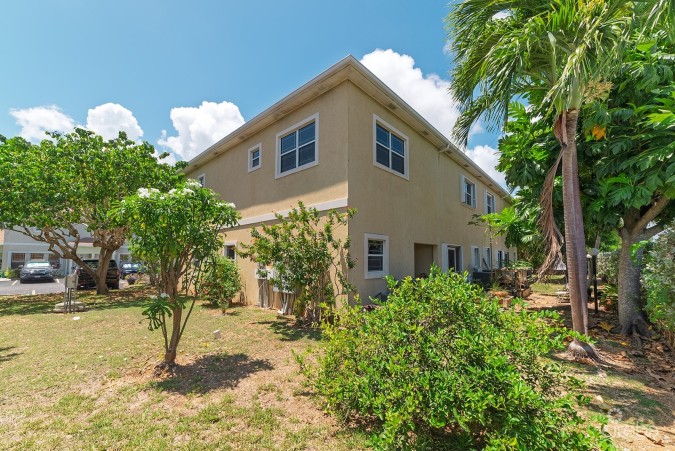 MELROSE LANDING CONDO - #14