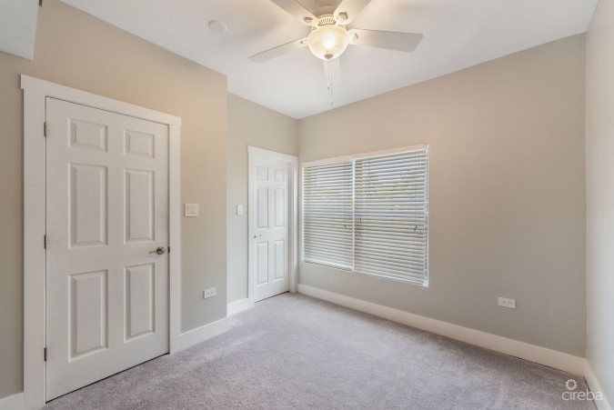 UPGRADED COASTAL ESCAPE CANAL FRONT TOWNHOUSE