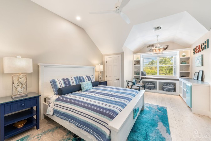 UPGRADED COASTAL ESCAPE CANAL FRONT TOWNHOUSE