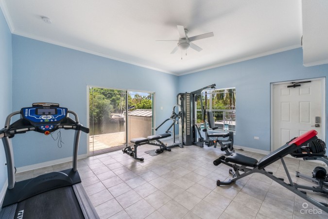 UPGRADED COASTAL ESCAPE CANAL FRONT TOWNHOUSE