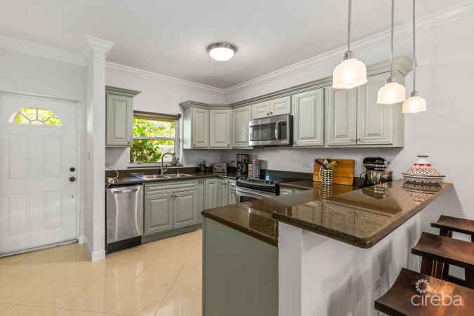 STONE HAVEN 14, GEORGE TOWN CONDO