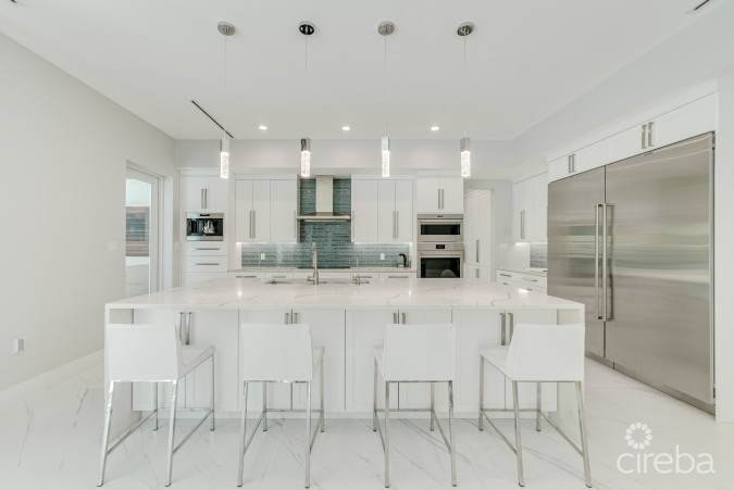 BRITANNIA ESTATES FAMILY HOME SEVEN MILE BEACH CORRIDOR