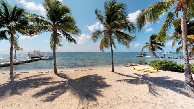 KEMPA KAI INCREDIBLE OCEANFRONT HOME WITH GUEST BUNGALOW
