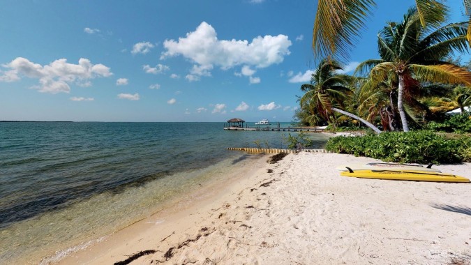 KEMPA KAI INCREDIBLE OCEANFRONT HOME WITH GUEST BUNGALOW