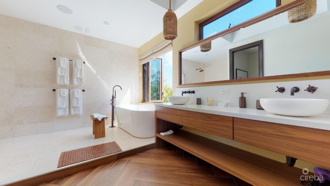 KEMPA KAI INCREDIBLE OCEANFRONT HOME WITH GUEST BUNGALOW