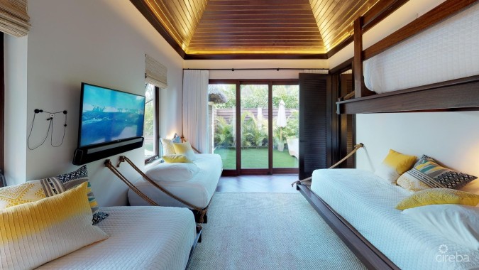 KEMPA KAI INCREDIBLE OCEANFRONT HOME WITH GUEST BUNGALOW