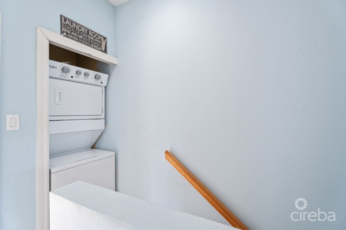 SCHOLARS RETREAT 3-BED END UNIT