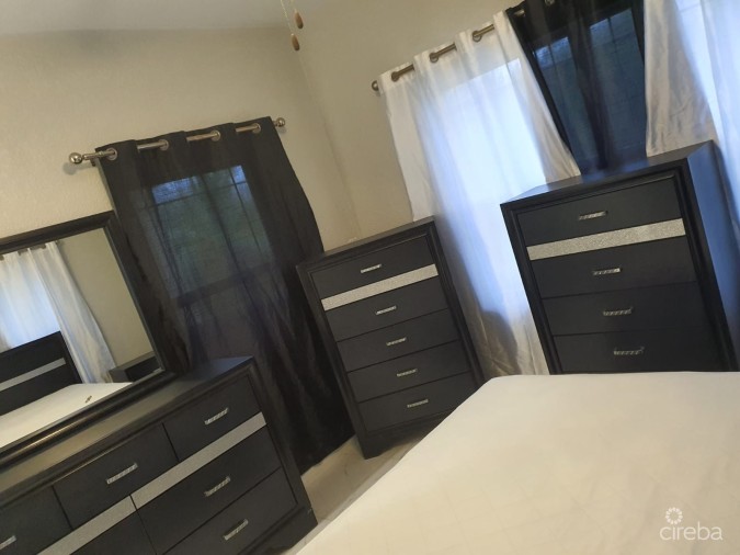 42 EIFFEL DR. – 3 BED HOUSE IN BREAKERS