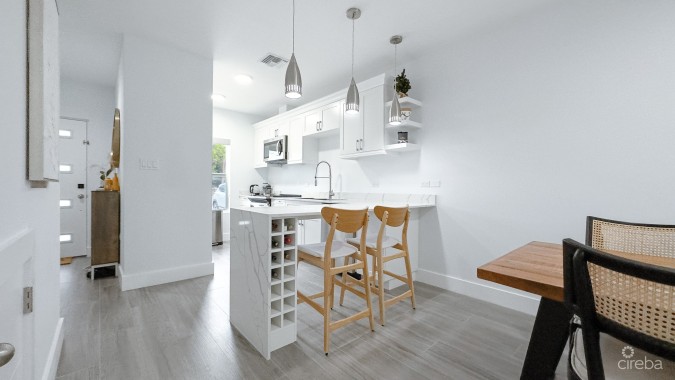 MANGO VILLAS TOWNHOME - WEST BAY
