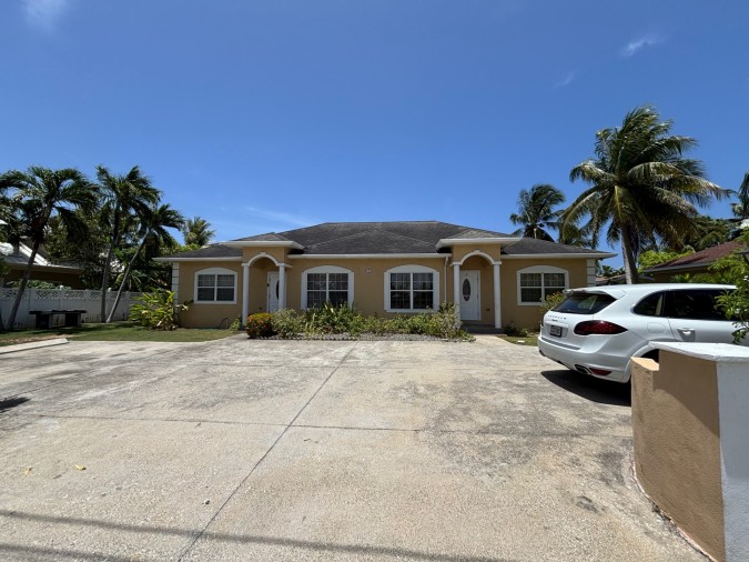 2 Bedroom Duplex on Bamboo St