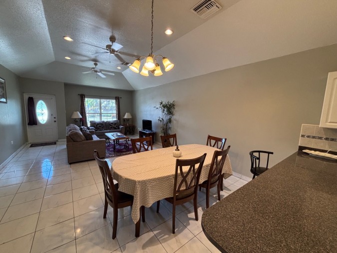 2 Bedroom Duplex on Bamboo St