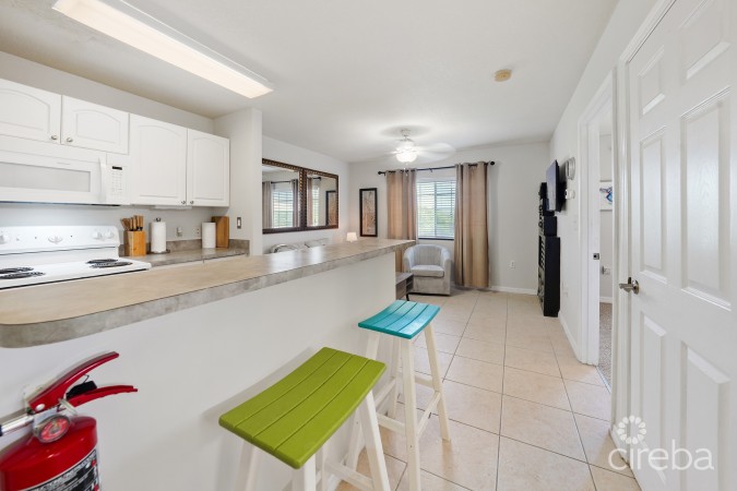 LAKESIDE 1 BED GREAT ROI
