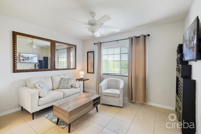 LAKESIDE 1 BED GREAT ROI