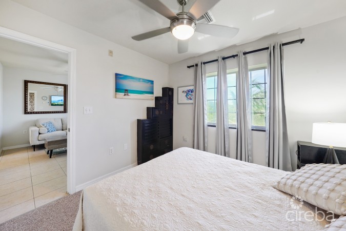LAKESIDE 1 BED GREAT ROI
