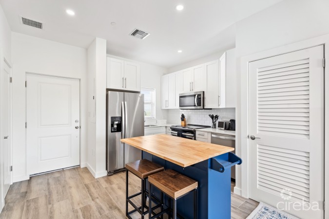 RENOVATED 19 NORTH 2 BED 2 BATH