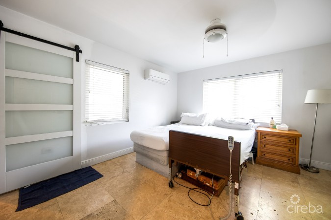 SOUTH SOUND BEACHFRONT DUPLEX