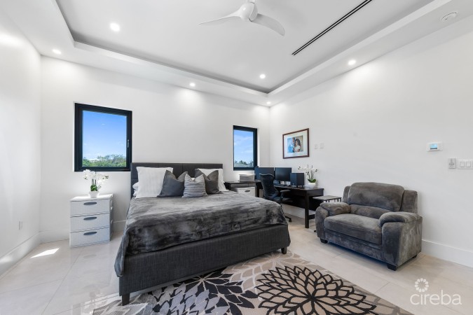 48 HAVEN CIRCLE - MODERN SINGLE FAMILY HOME