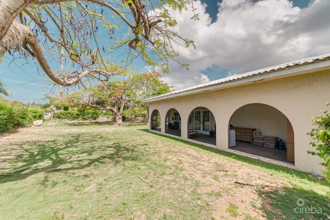 RE-DEVELOPMENT OPPORTUNITY - FIXER UPPER ON .70 ACRES