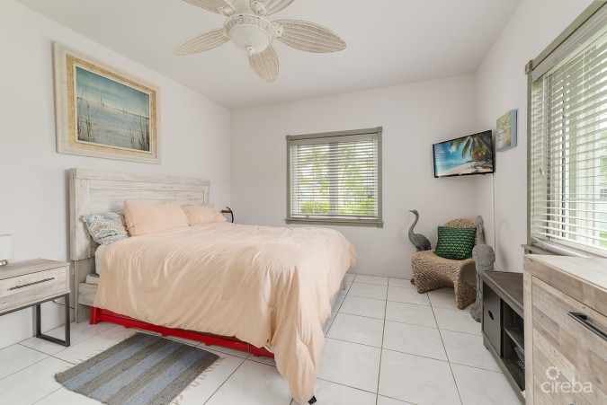 WEST BAY SINGLE FAMILY HOME ON 0.3 ACRE LOT