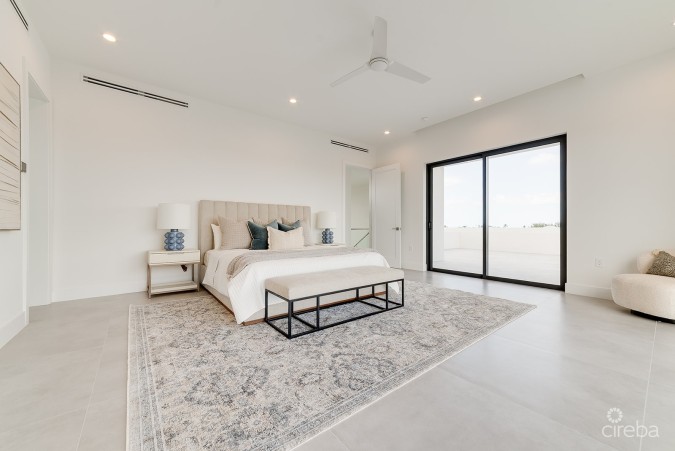 CRYSTAL HARBOUR EXQUISITE ULTRA MODERN HOME
