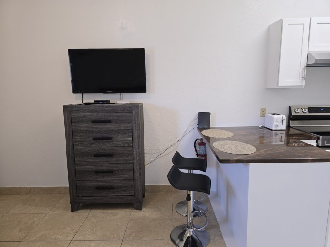 Renovated Palm Suites Studio