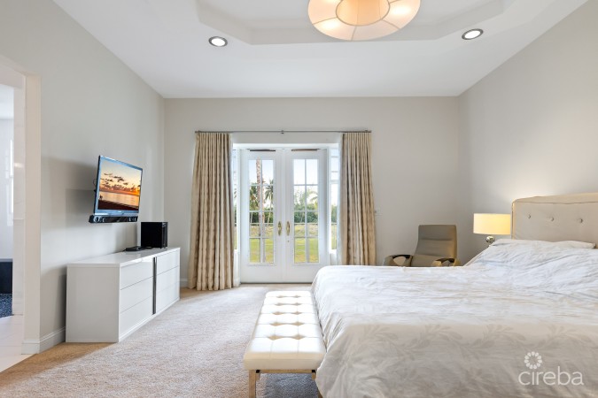 BRITANNIA KING’S COURT VILLA 1004 | GARAGES | WITH DOCK