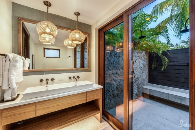 KEMPA KAI INCREDIBLE OCEANFRONT HOME WITH GUEST BUNGALOW