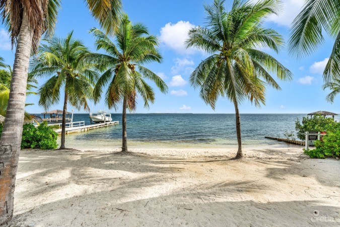 KEMPA KAI INCREDIBLE OCEANFRONT HOME WITH GUEST BUNGALOW