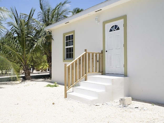 NORTH SIDE BRAND NEW HOME        3 BED/3 BATH