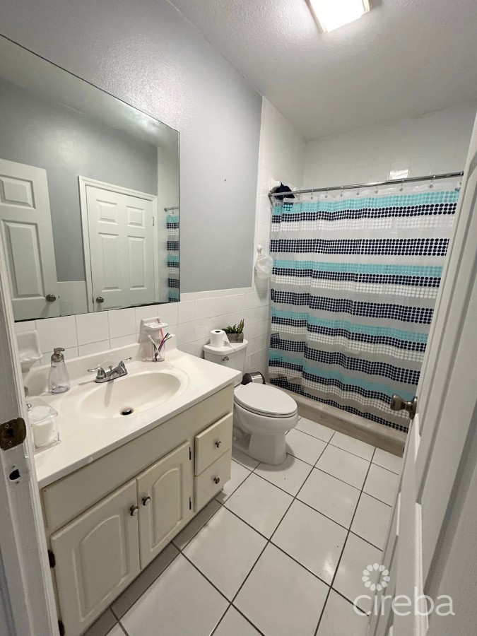 INVESTOR’S DREAM TRIPLEX IN PRIME PROSPECT LOCATION!