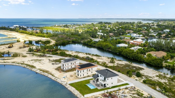 AUBURN BAY 3, CANAL FRONT HOME